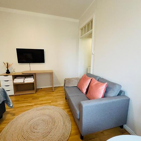 Your Chic Vibrant Airbnb Helsinki Buitenkant foto